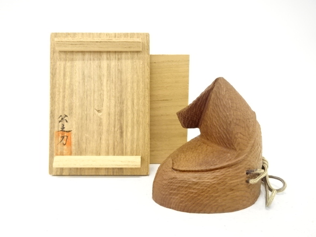 JAPANESE TEA CEREMONY / KOGO INCENSE CONTAINER / YEW WOOD CARVING / ARTISAN WORK